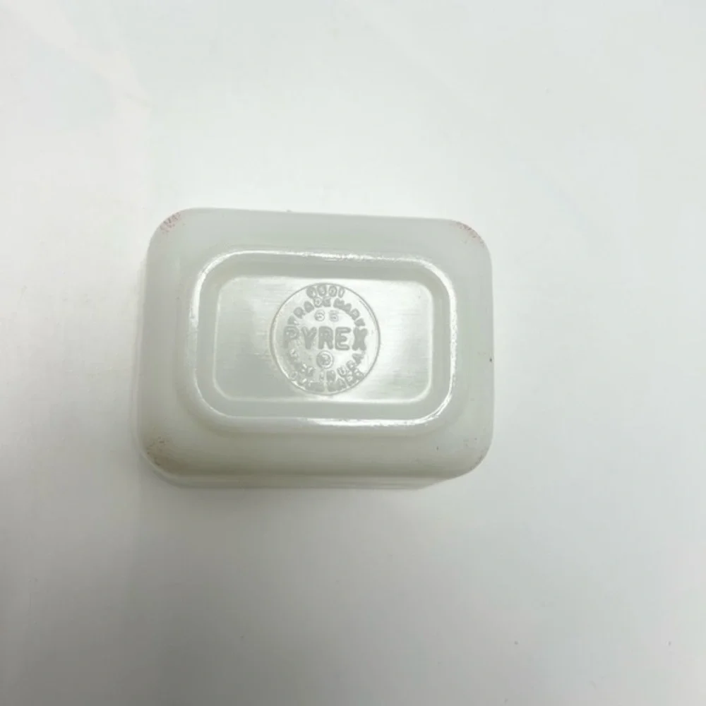 Pyrex - dish. - Picture 8 of 15